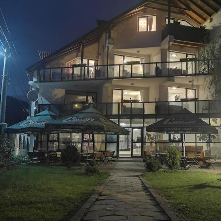 M7 Villa Bed& Bistro Тимишу-де-Жос Экстерьер фото
