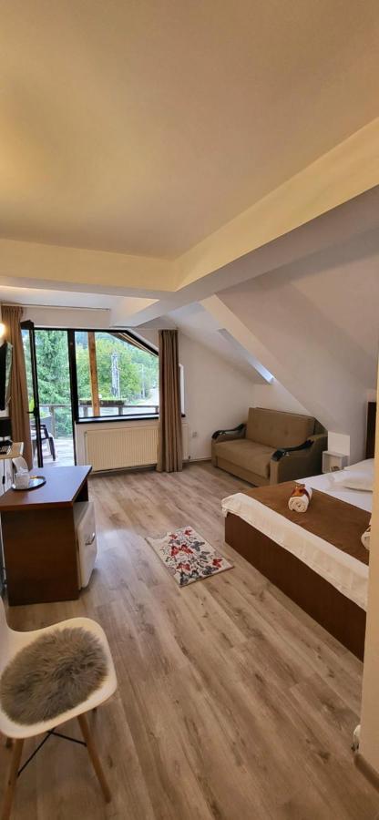 M7 Villa Bed& Bistro Тимишу-де-Жос Экстерьер фото