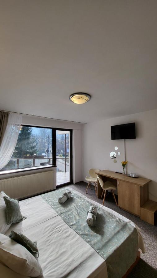 M7 Villa Bed& Bistro Тимишу-де-Жос Экстерьер фото